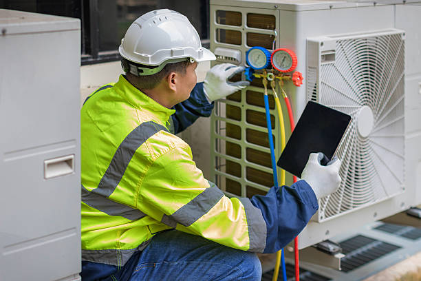 Professional Hvac technician working in Norton, OH